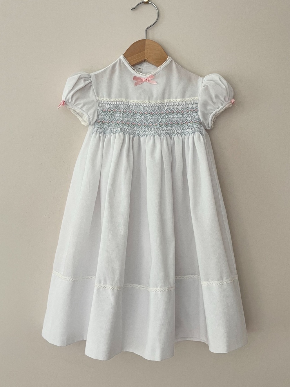 VINTAGE HANDMADE EUC Hand Smocked Classic Heirloom Special Occassion Gown